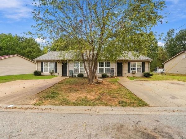 324 Avalon Drive , Carrollton, GA 30117