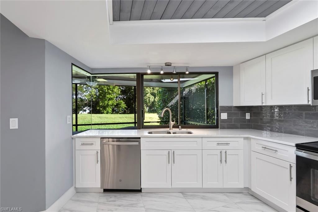 183 Round Key Cir, Unit D4, Naples, FL 34112 Photo