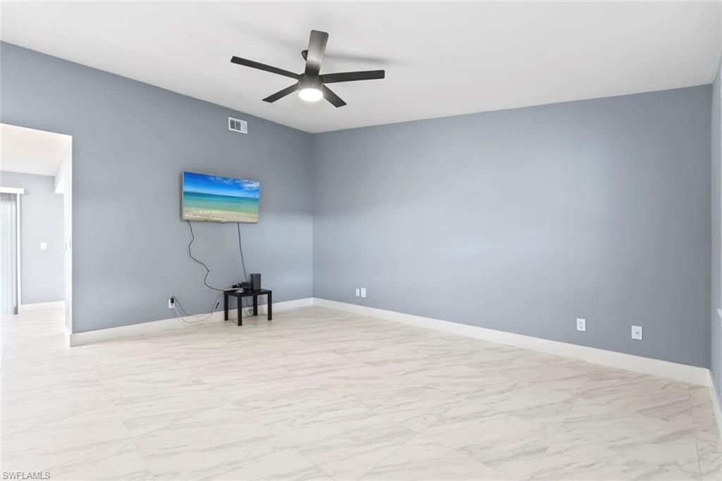 183 Round Key Cir, Unit D4, Naples, FL 34112 Photo