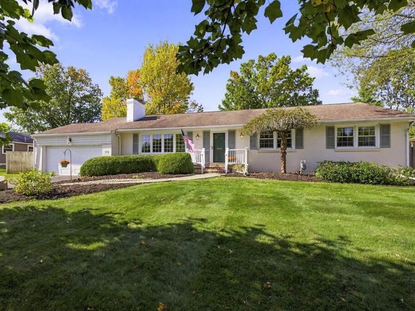 1070 Laurelwood Rd, Mansfield, OH 44907