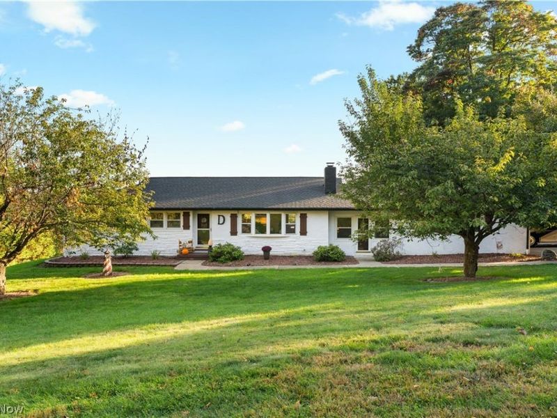 6468 Yost Street NW, Canton, OH 44718 Photo 2