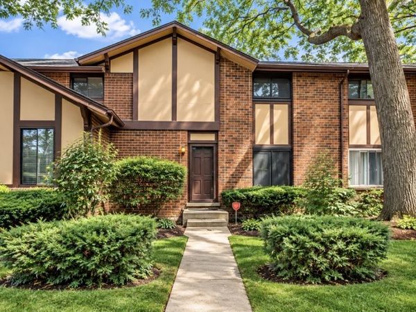 18w178 Buckingham Lane , Villa Park, IL 60181