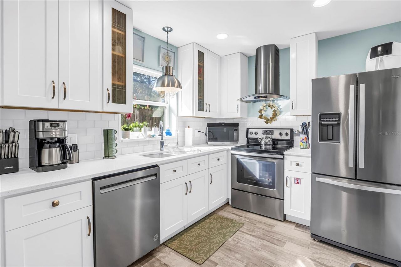 844 Patterson Drive, Sarasota, FL 34234 Photo