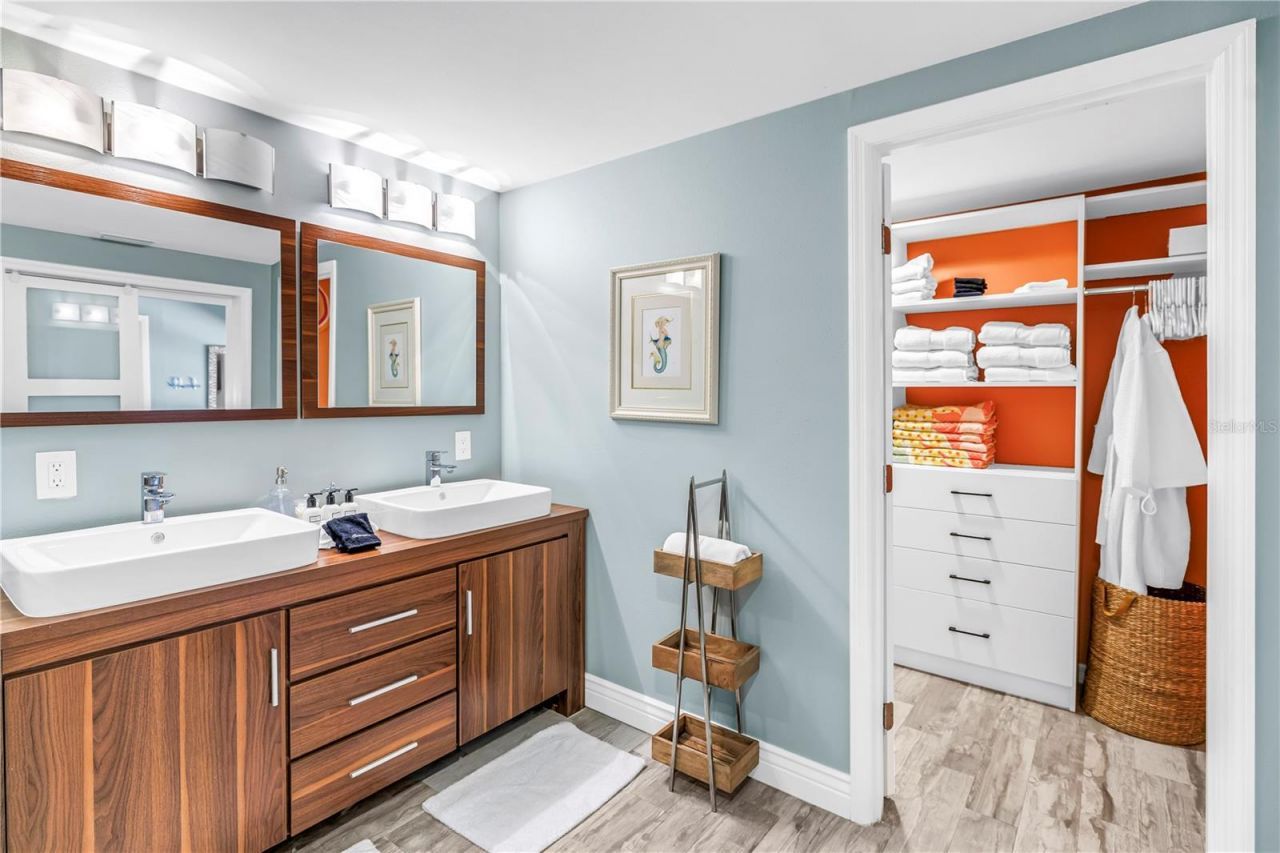 844 Patterson Drive, Sarasota, FL 34234 Photo
