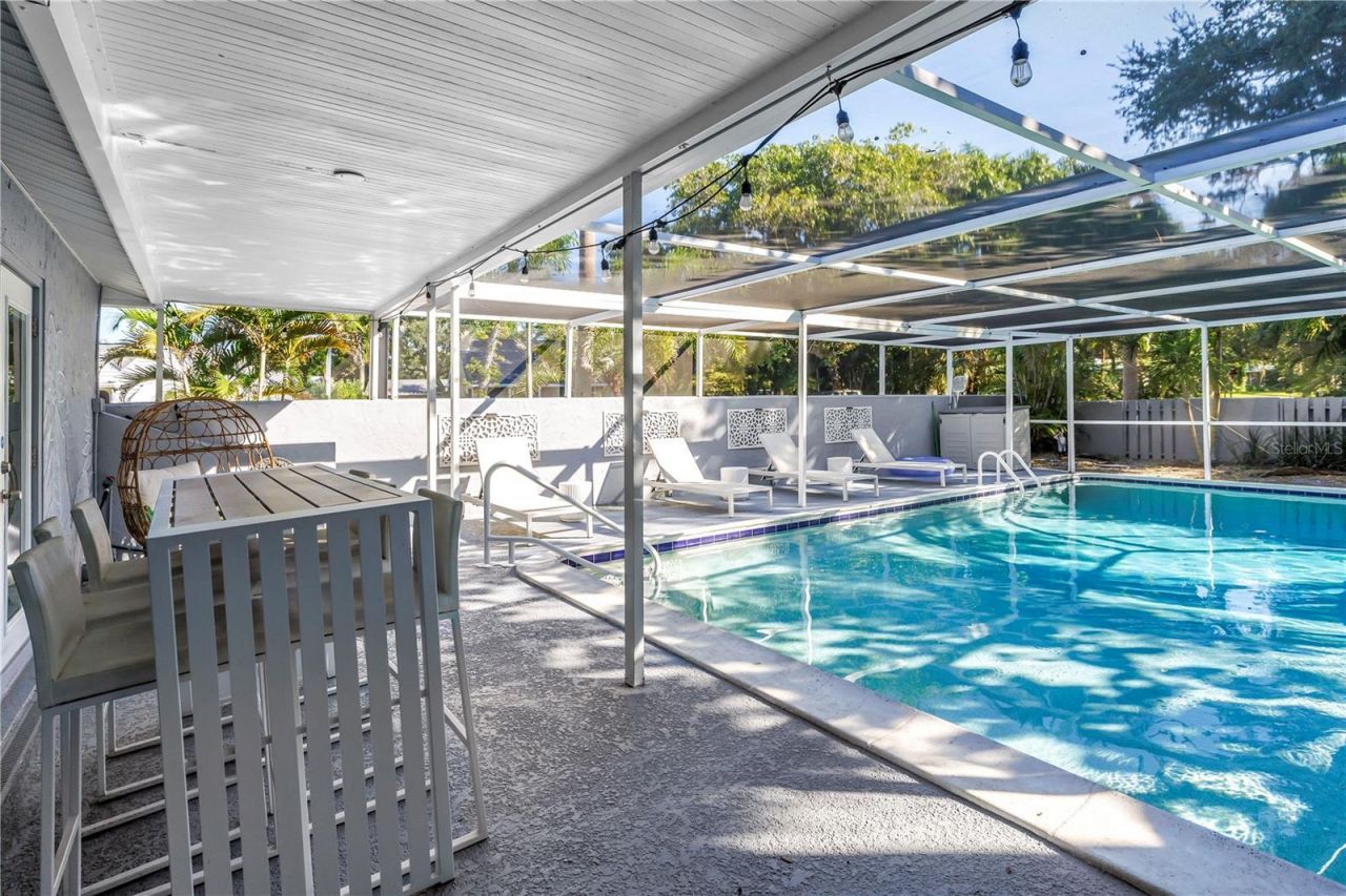 844 Patterson Drive, Sarasota, FL 34234 Photo