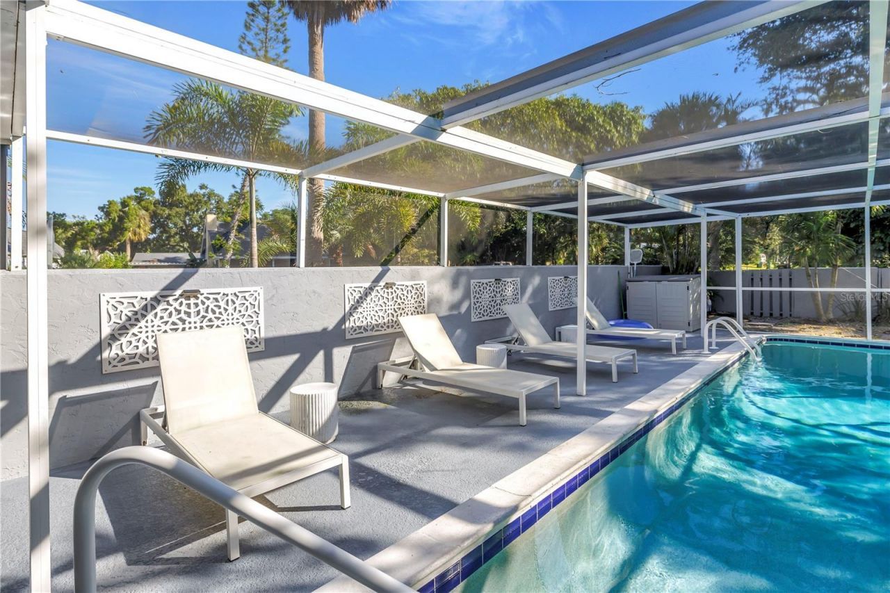 844 Patterson Drive, Sarasota, FL 34234 Photo