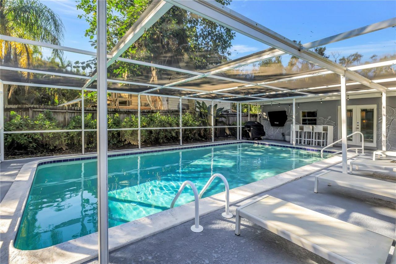 844 Patterson Drive, Sarasota, FL 34234 Photo