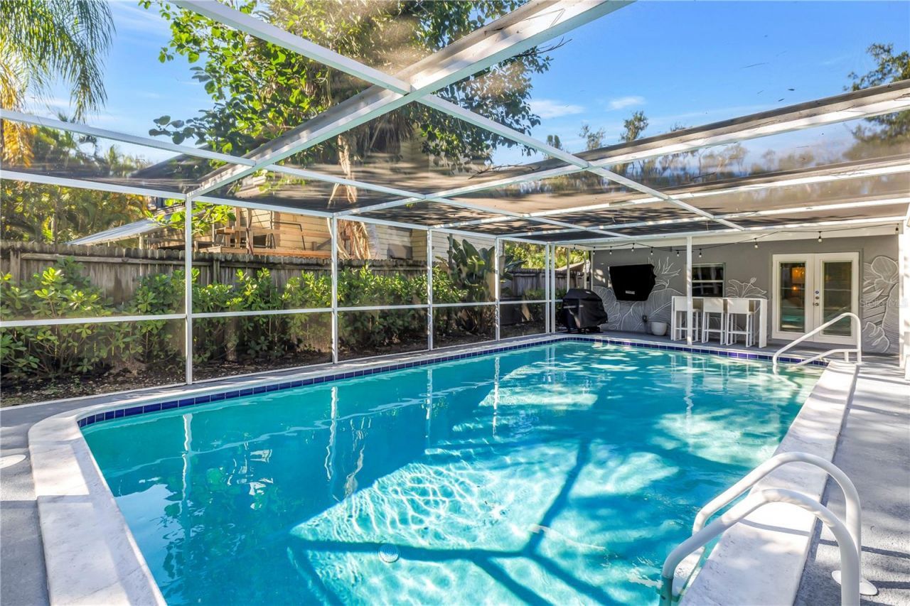 844 Patterson Drive, Sarasota, FL 34234 Photo