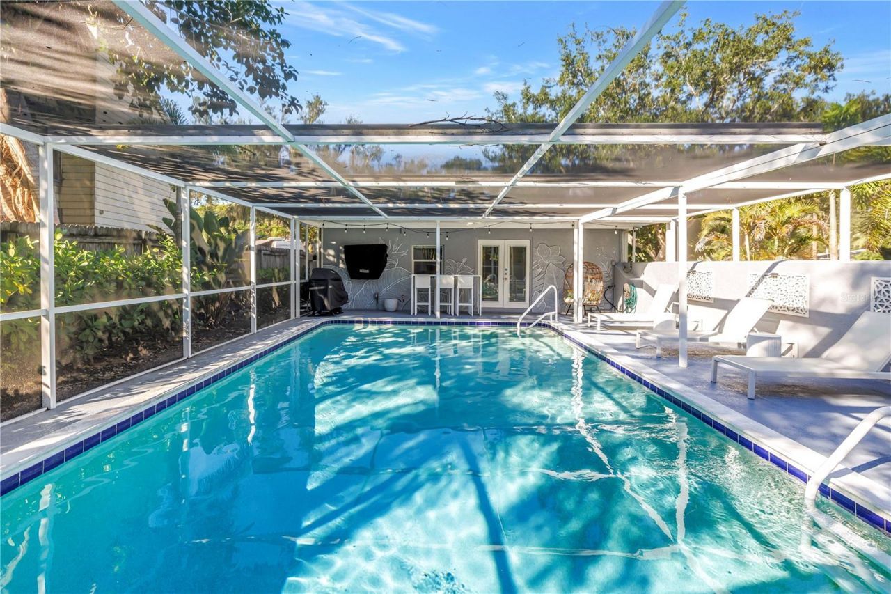 844 Patterson Drive, Sarasota, FL 34234 Photo