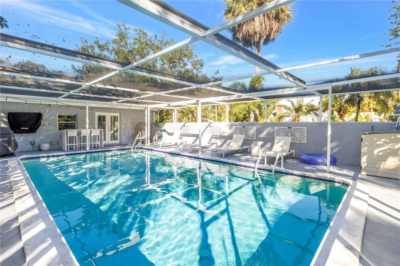 844 Patterson Drive, Sarasota, FL 34234 Photo