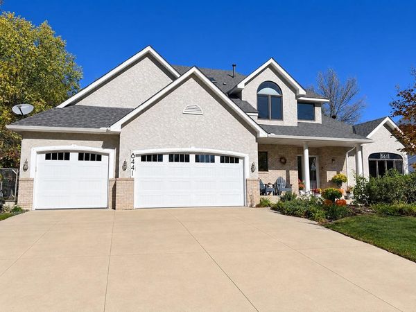 8441 W Lake Drive, Chanhassen, MN 55317