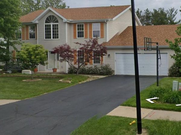 5942 N Denbury Lane , Loves Park, IL 61111