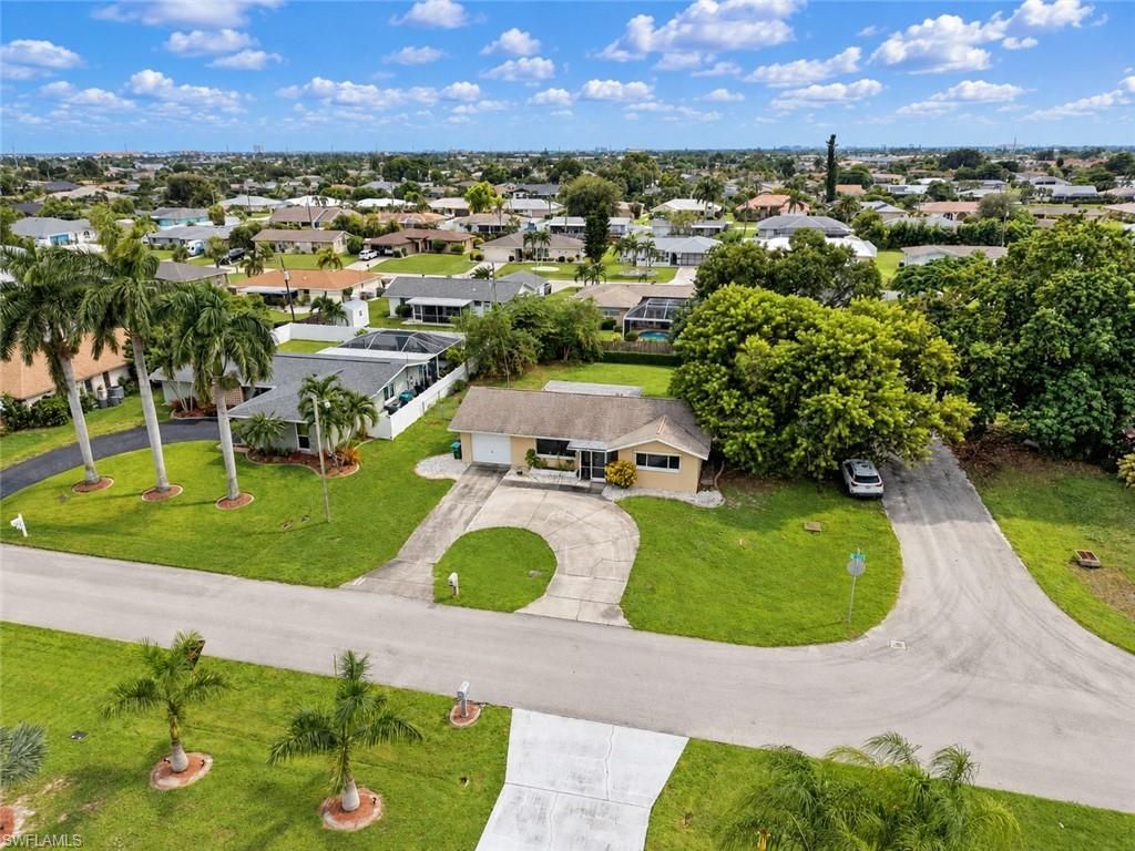 1204 SE 35th St , Cape Coral, FL 33904 Photo