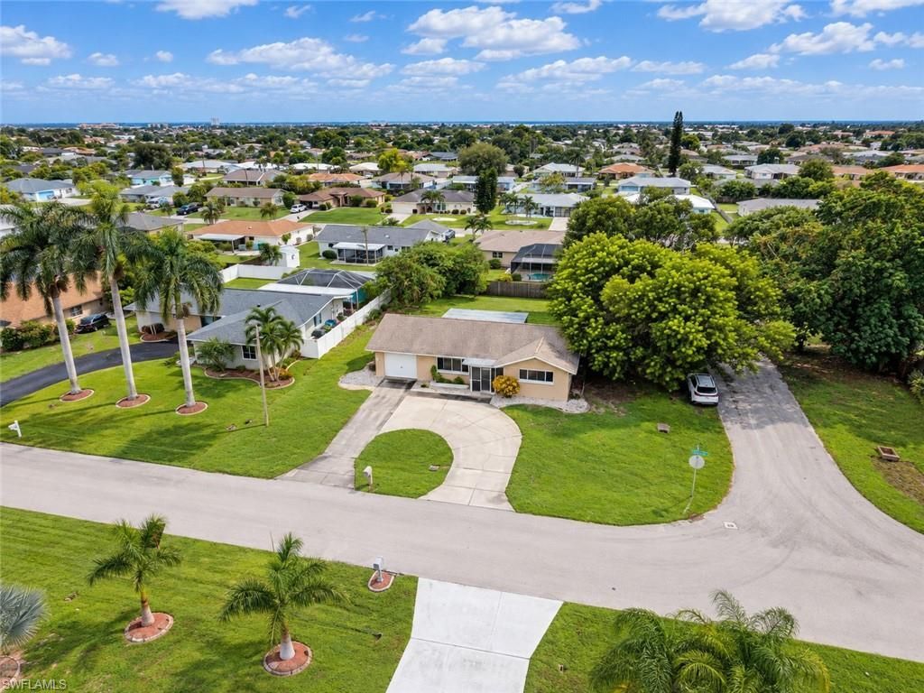 1204 SE 35th St , Cape Coral, FL 33904 Photo