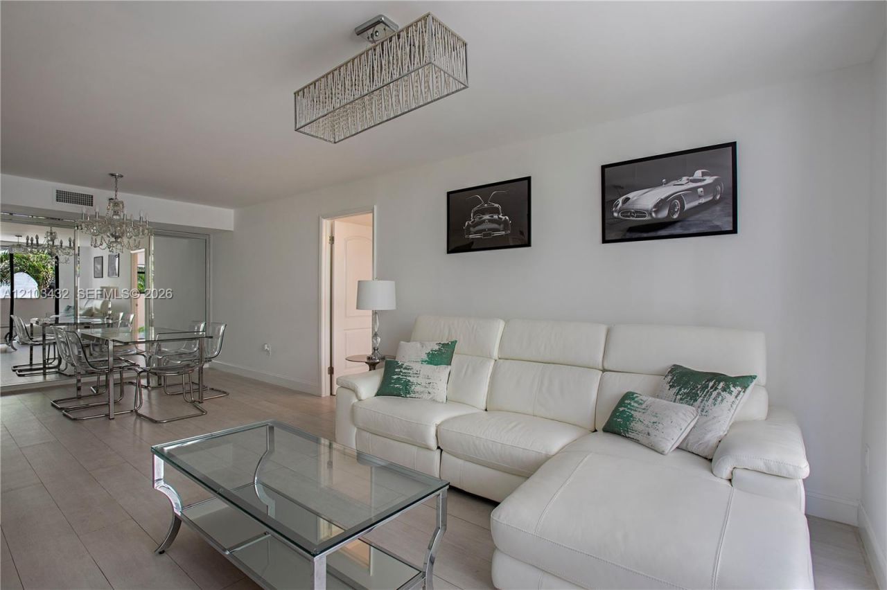 1621 Collins Ave , Unit 206, Miami Beach, FL 33139 Photo