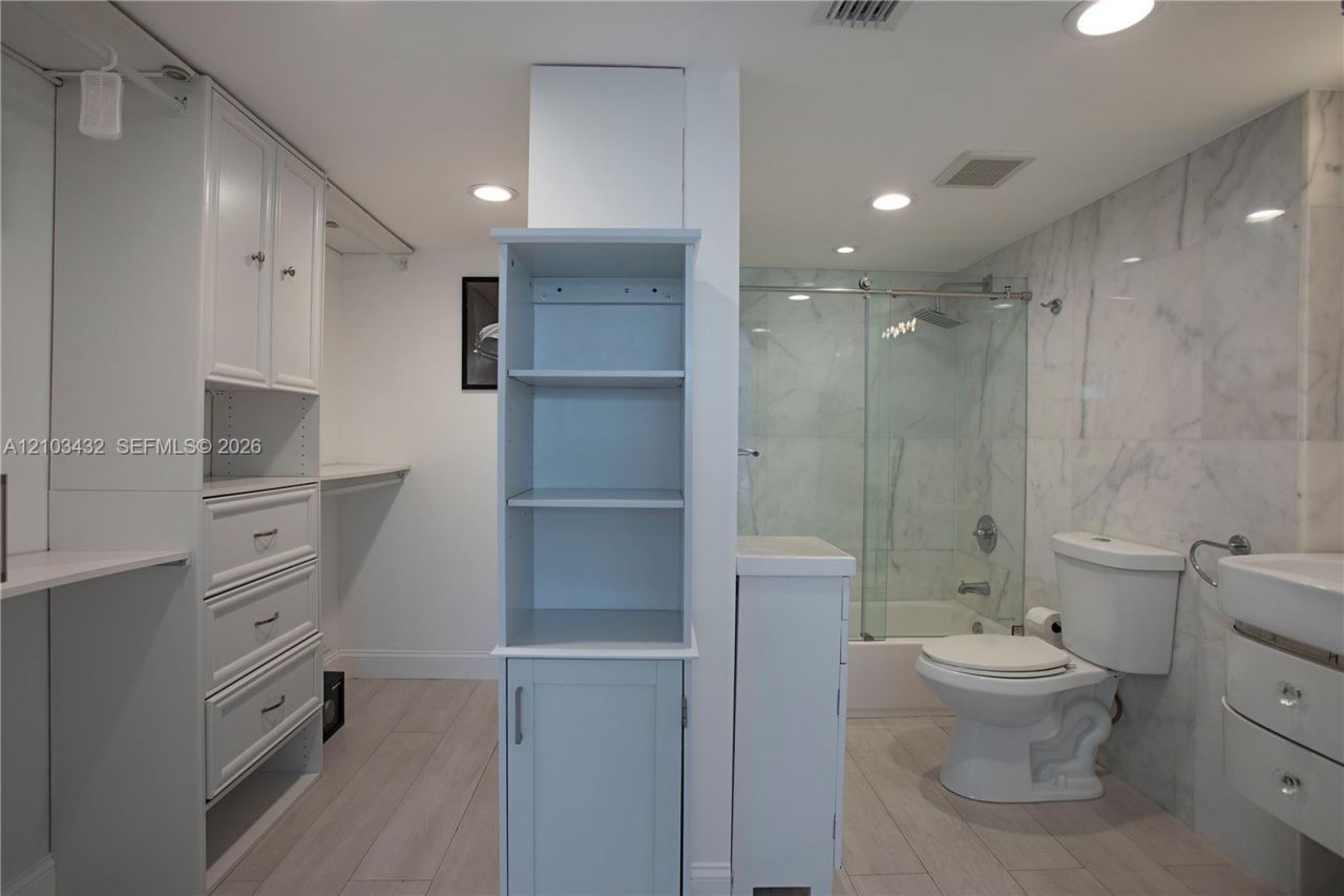 1621 Collins Ave , Unit 206, Miami Beach, FL 33139 Photo
