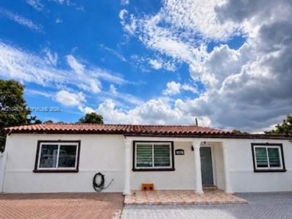 1078 NW 145th St , Miami, FL 33168