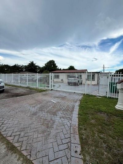 1078 NW 145th St , Miami, FL 33168 Photo