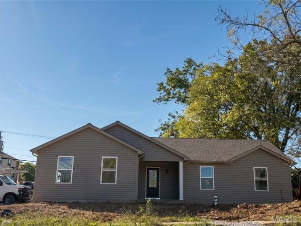 201 N West Street , Warrenton, MO 63383