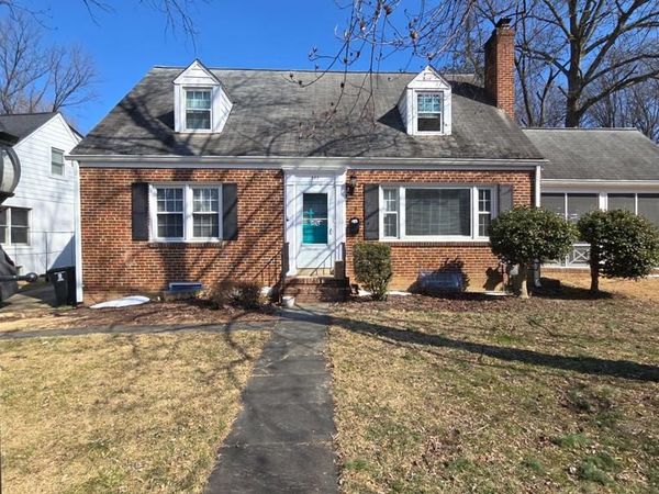 985 N POWHATAN STREET, ARLINGTON, VA 22205