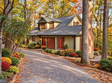 77 SWIFTWATER AVENUE, POCONO MANOR, PA 18349