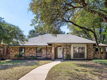 5812 Winding Woods Trail , Dallas, TX 75227