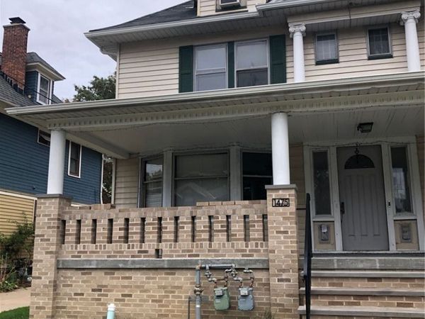 1475 Mars Avenue, Lakewood, OH 44107