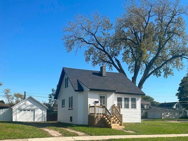 204 Carson, Iowa Falls, IA 50126