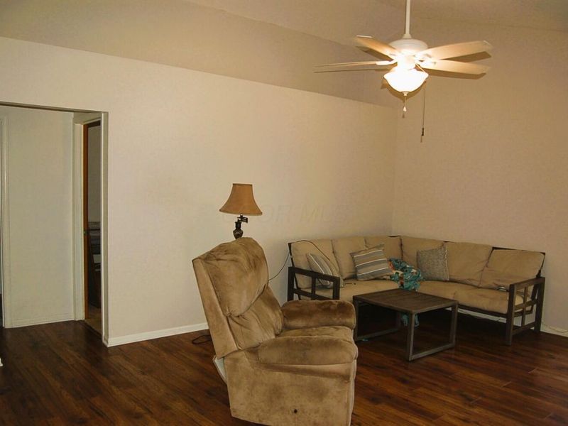 1069 Crossbrook Boulevard , Galloway, OH 43119 Photo 10