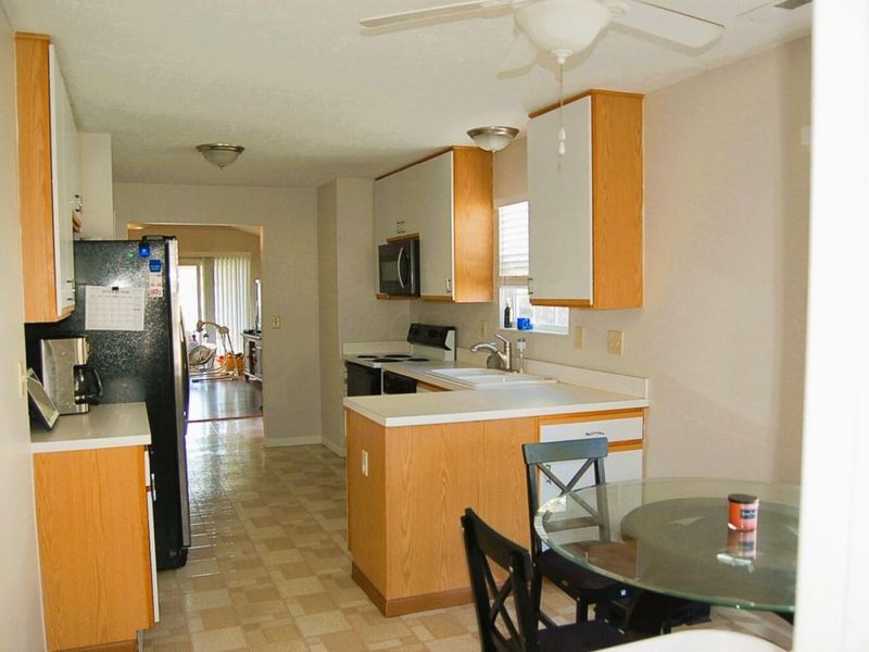 1069 Crossbrook Boulevard , Galloway, OH 43119 Photo 13