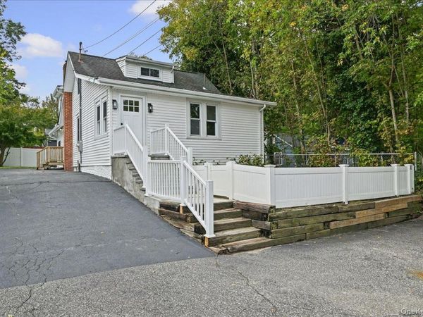 14 Corona Road , Sound Beach, NY 11789