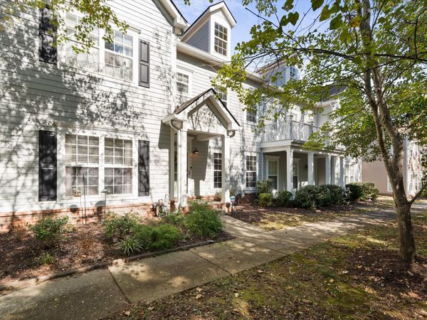 817 Hobbit Ln , Nashville, TN 37211