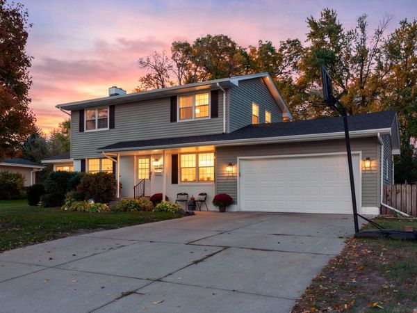 4401 78th Avenue N, Brooklyn Park, MN 55443