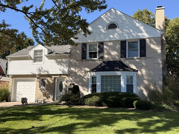 6836 N Kenton Avenue , Lincolnwood, IL 60712