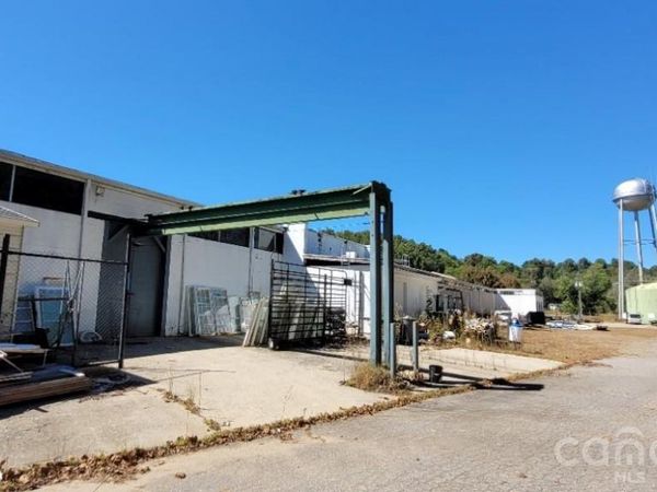 30 Paint Fork Road E, Barnardsville, NC 28709