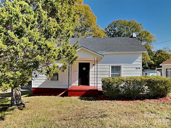 404 E Mills Avenue , Mooresville, NC 28115