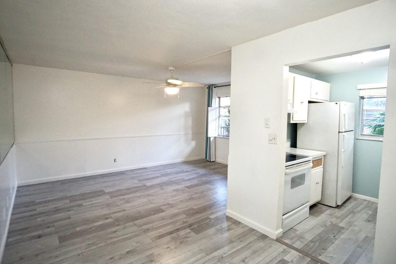 205 NE 3rd Street, Unit 203, Boynton Beach, FL 33435 Photo