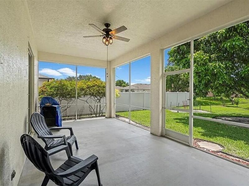 386 SW Donna Terrace, Port Saint Lucie, FL 34984 Photo