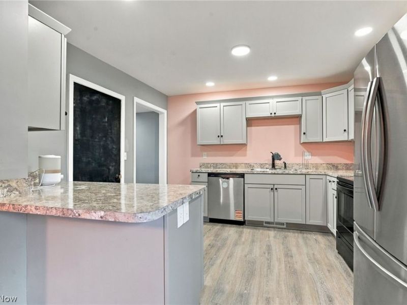 1833 Springfield Center Road , Akron, OH 44312 Photo 17