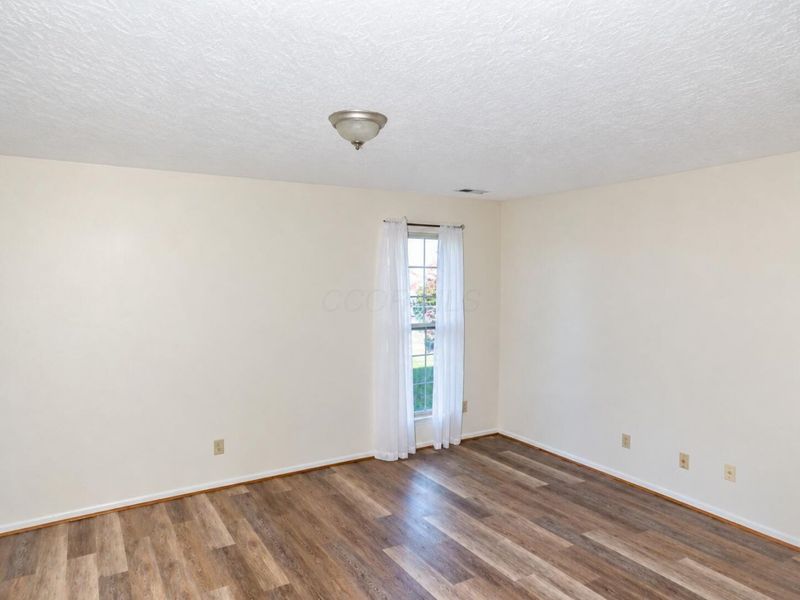 1054 Esther Drive, Columbus, OH 43207 Photo 5