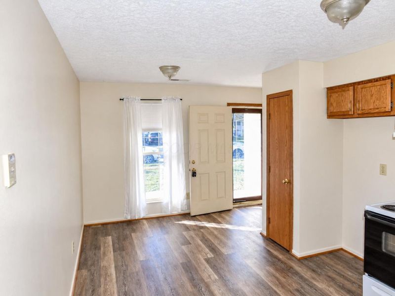 1054 Esther Drive, Columbus, OH 43207 Photo 7