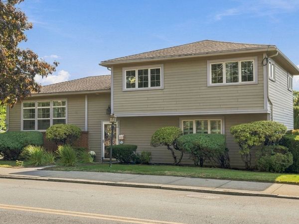 709 Humphrey St, Swampscott, MA 01907