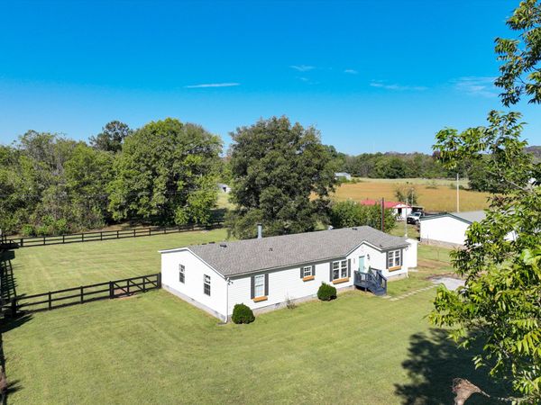 5328 Tobe Robertson Rd, Columbia, TN 38401