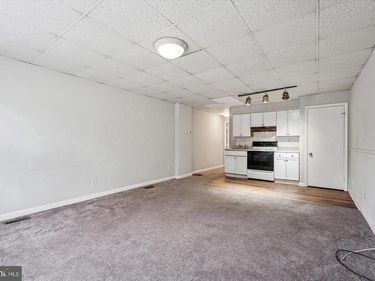 271 N WYCOMBE AVENUE, Unit 1, LANSDOWNE, PA 19050