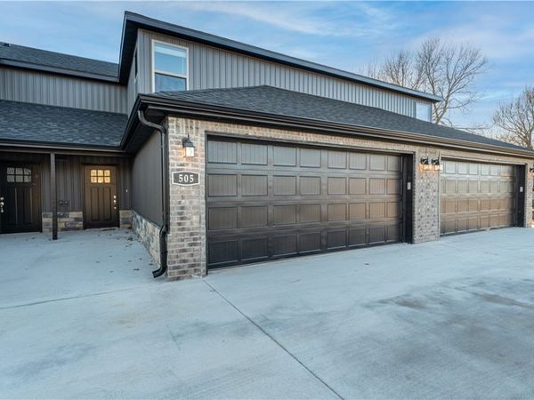 505 W Arkansas Street , Gentry, AR 72734