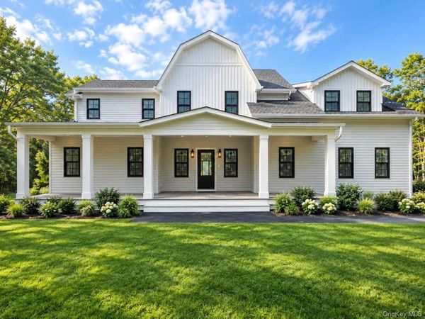 18 Dayton Avenue, Manorville, NY 11949