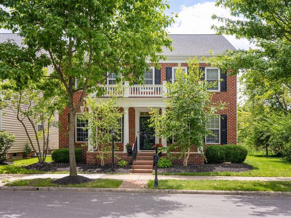 8075 Chatham Green Drive, New Albany, OH 43054
