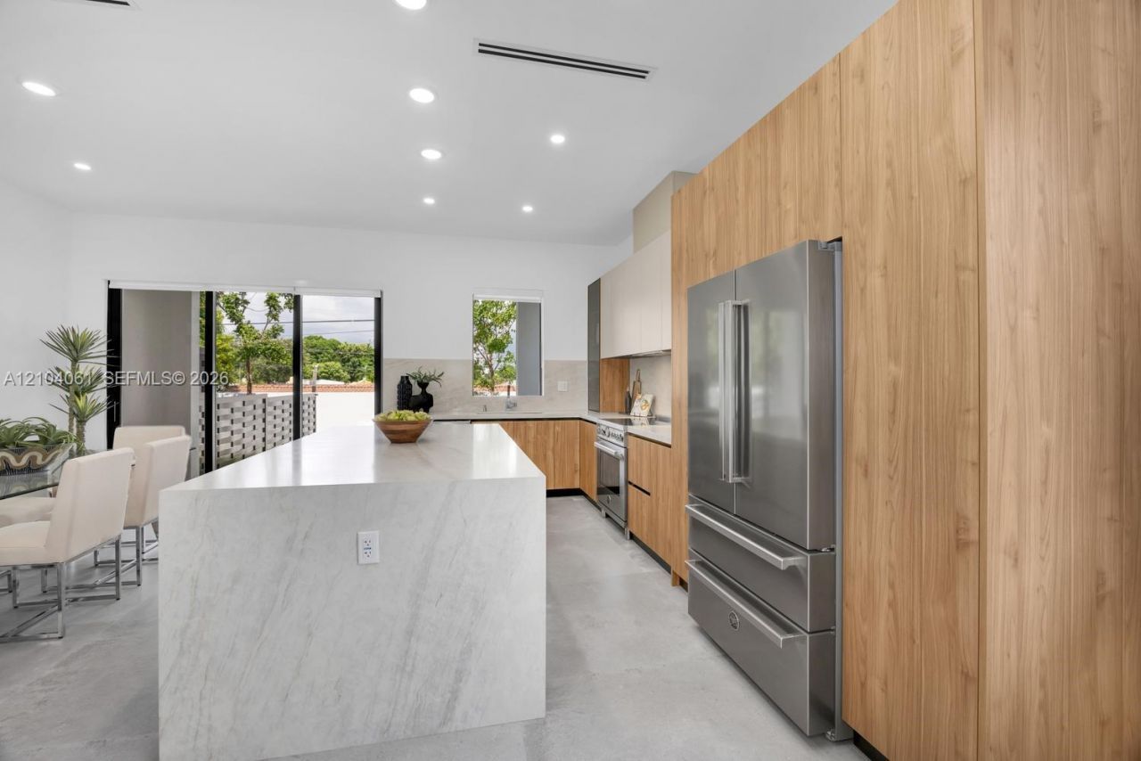 1767 NW 3 St , Miami, FL 33125 Photo