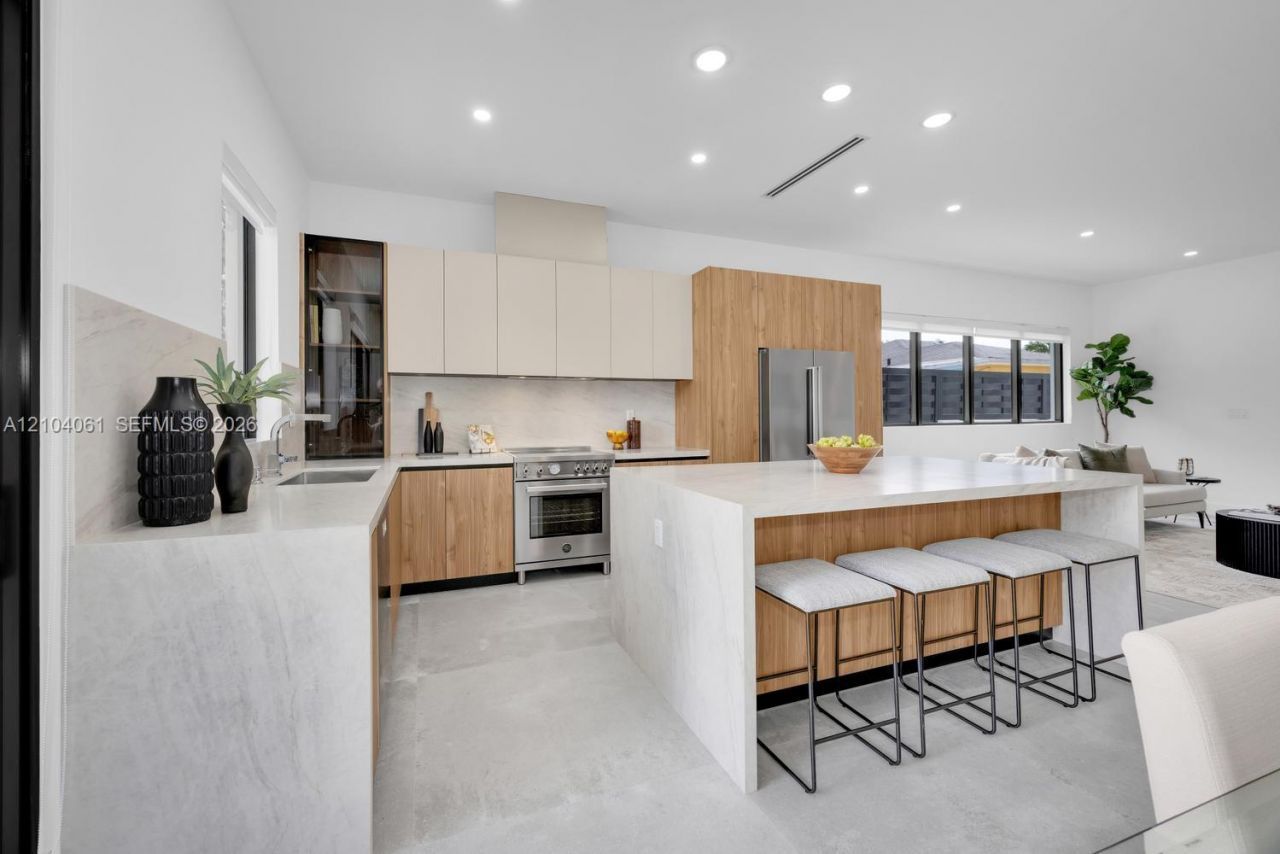 1767 NW 3 St , Miami, FL 33125 Photo