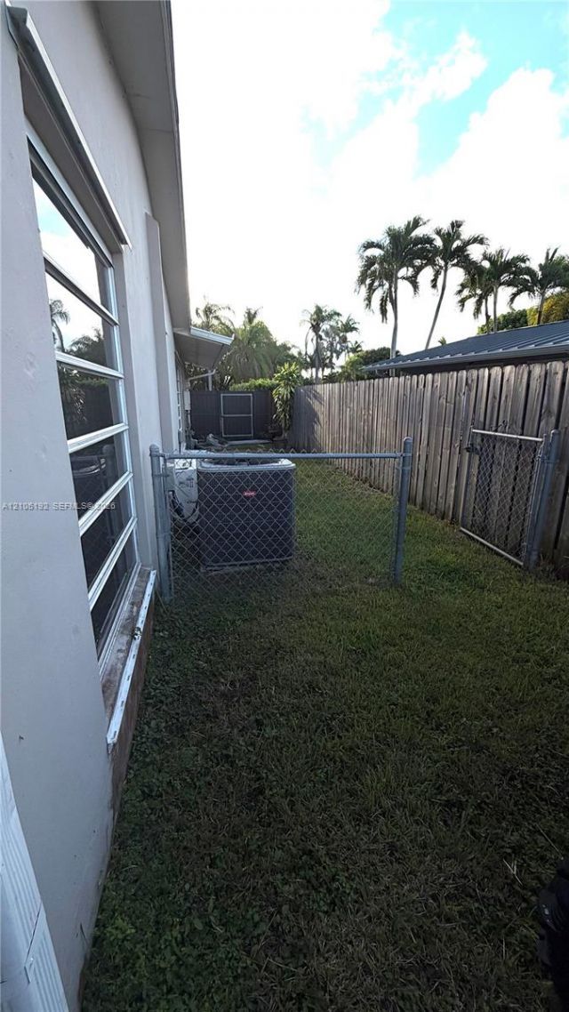 18557 SW 93rd Pl, Cutler Bay, FL 33157 Photo